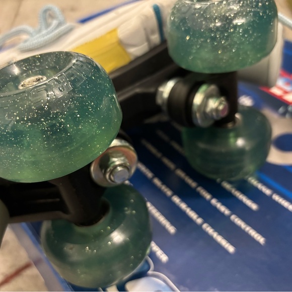 SKECHERS | Sneaker Street Roller Skates - Picture 5 of 12